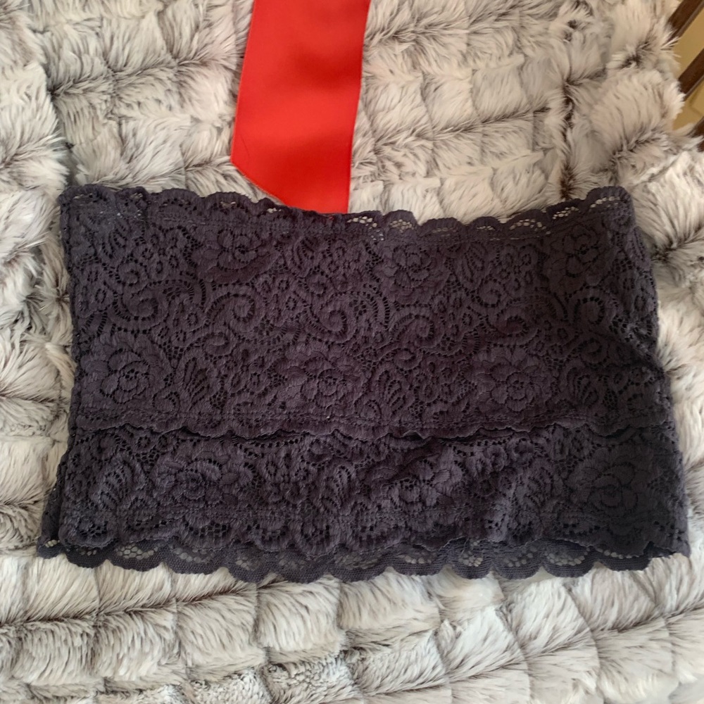 LADIES NWOT  BRALETTE TOP SIZE M/L